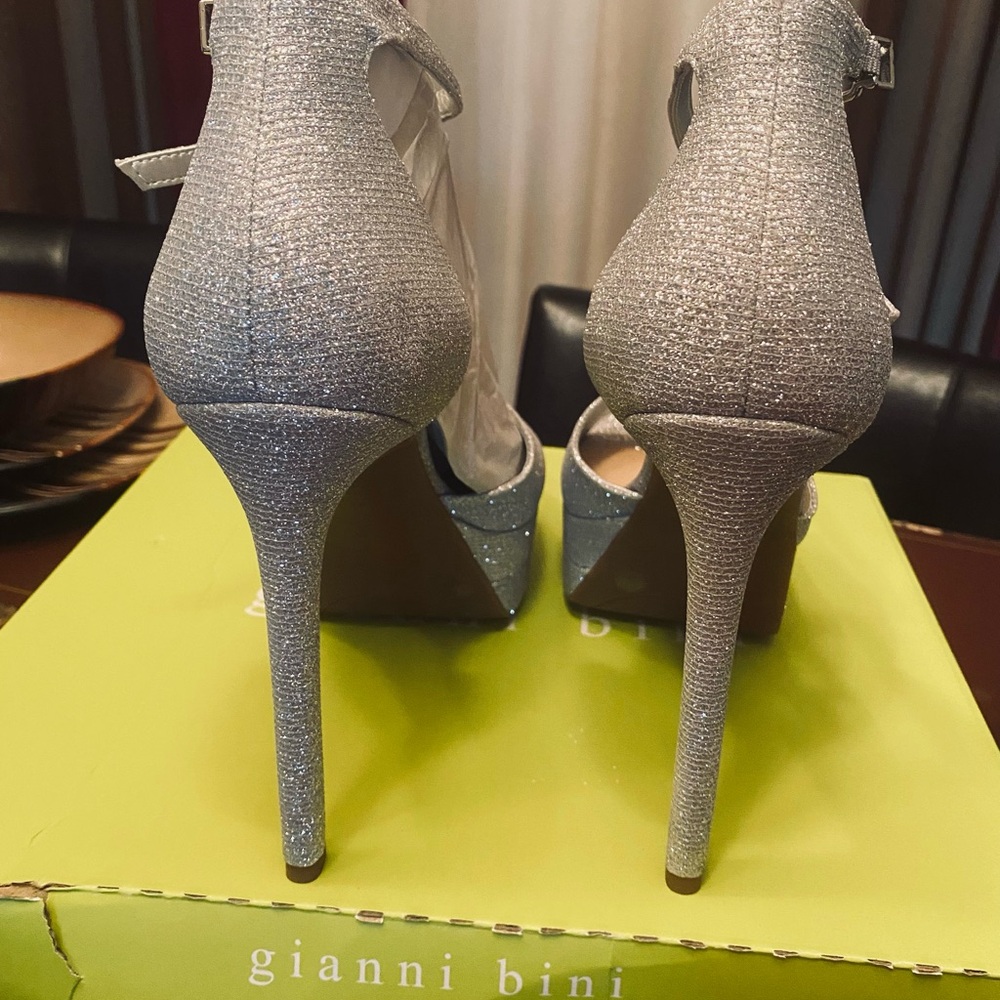 Gianni Bini Dress Heels